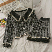 Moodne naiste kaheosaline nööpidega komplekt