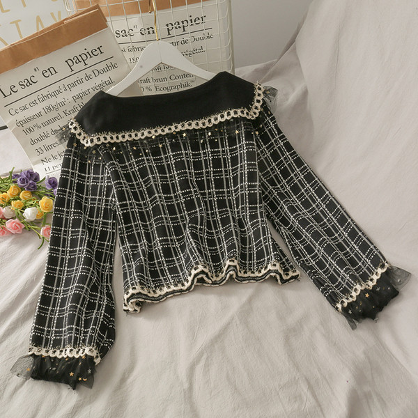 Moodne naiste kaheosaline nööpidega komplekt