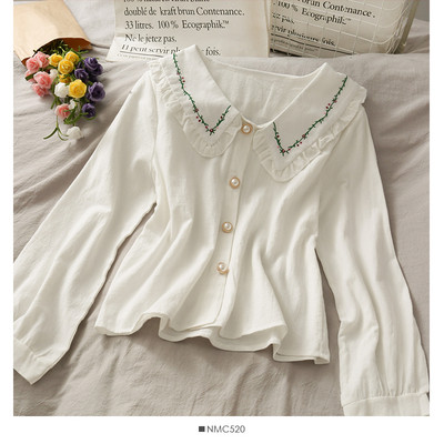 Aktuális női ing hímzéssel és spitz nyakkivágással