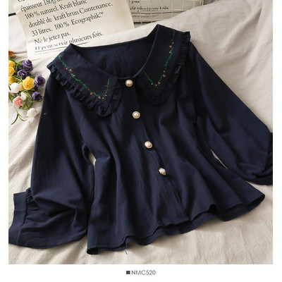 Aktuális női ing hímzéssel és spitz nyakkivágással