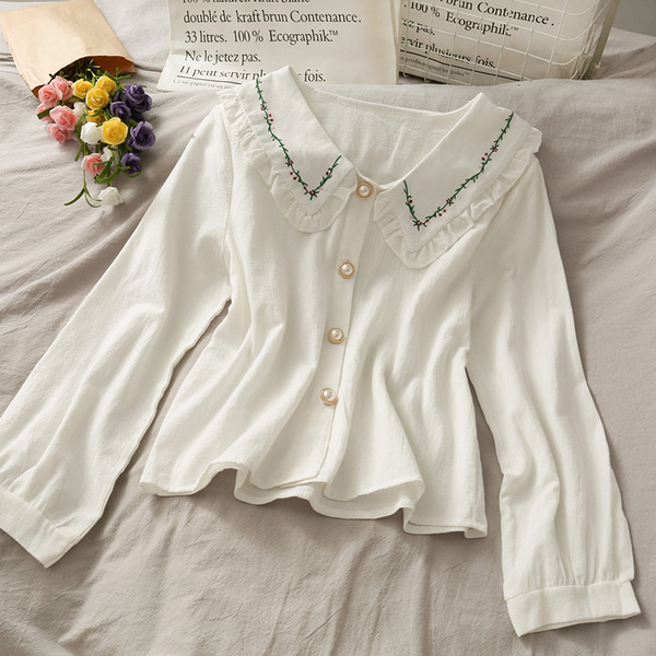 Aktuális női ing hímzéssel és spitz nyakkivágással