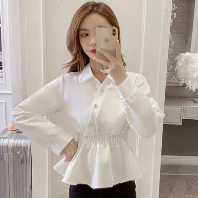 Sieviešu krekls ar elastīgu jostasvietu un klasisku apkakli