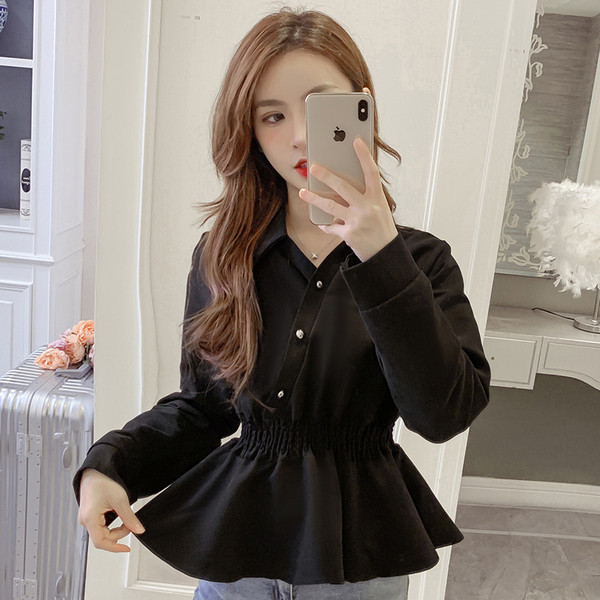 Sieviešu krekls ar elastīgu jostasvietu un klasisku apkakli