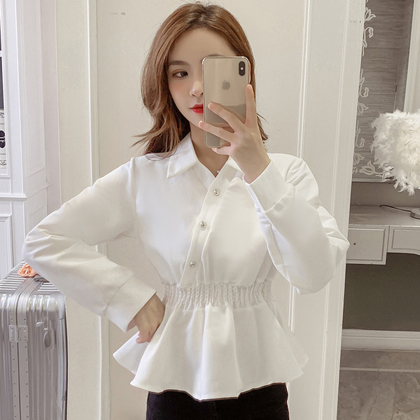 Sieviešu krekls ar elastīgu jostasvietu un klasisku apkakli