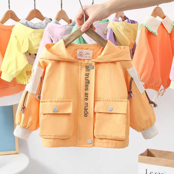 Casual παιδικό μπουφάν για κορίτσια με κουκούλα και πολύχρωμο απλικέ