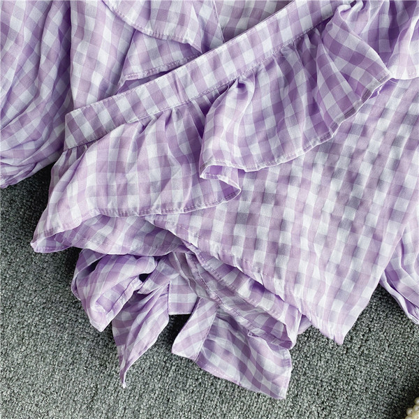 Lühike spits-kaelusega naiste ruuduline särk