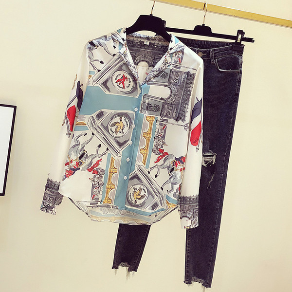 Stílusos női hosszú ujjú ing, klasszikus gallérral és gombokkal