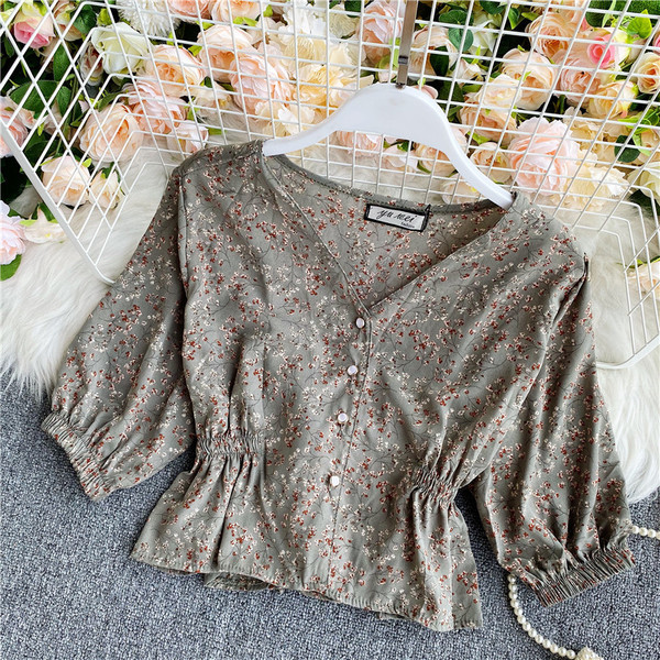 Naiste moodne lühike nööpide ja spitsikaelusega särk