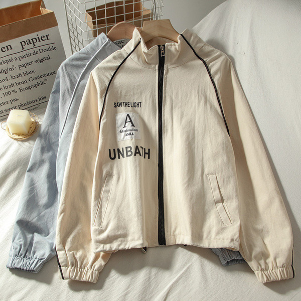 Γυναικείο casual μπουφάν με απλικέ και φερμουάρ