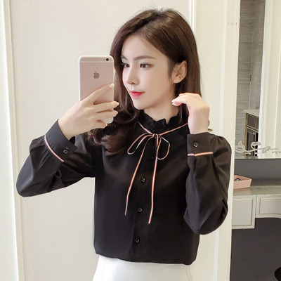 Cămașă elegantă de damă cu panglică și nasturi în alb și negru