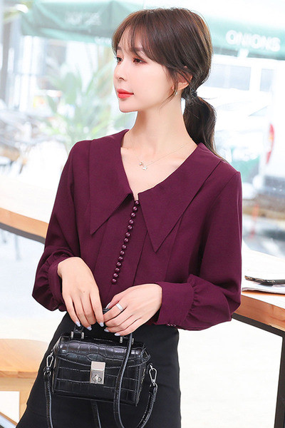 Stílusos női ing spitz nyakkivágással és hosszú ujjú lila és kék színben