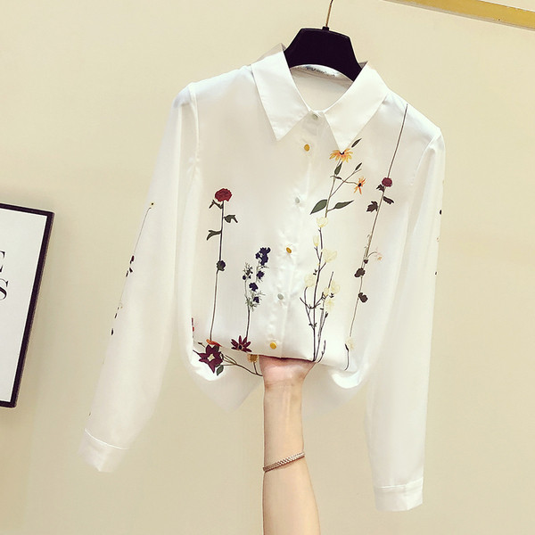Fehér női ing klasszikus gallérral és virágmotívumokkal