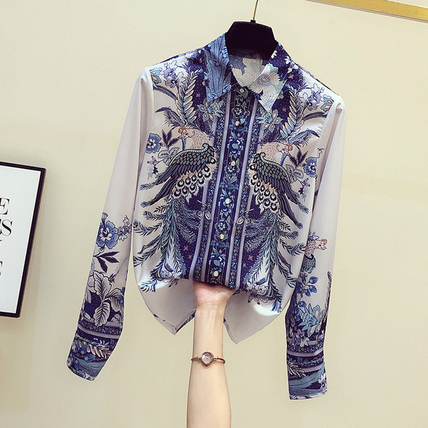 Jauna modeļa sieviešu krekls ar garām piedurknēm un apdruku