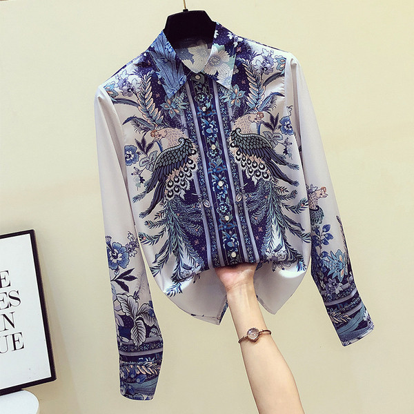 Jauna modeļa sieviešu krekls ar garām piedurknēm un apdruku