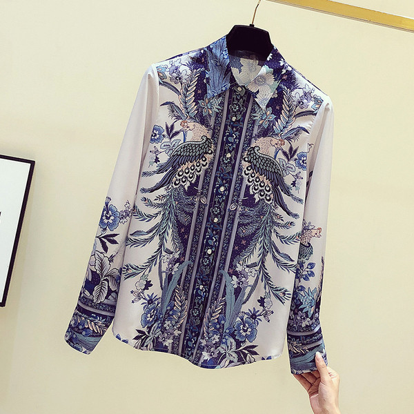 Jauna modeļa sieviešu krekls ar garām piedurknēm un apdruku