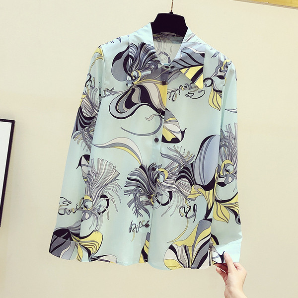 Színes ing klasszikus gallérral és hosszú ujjal