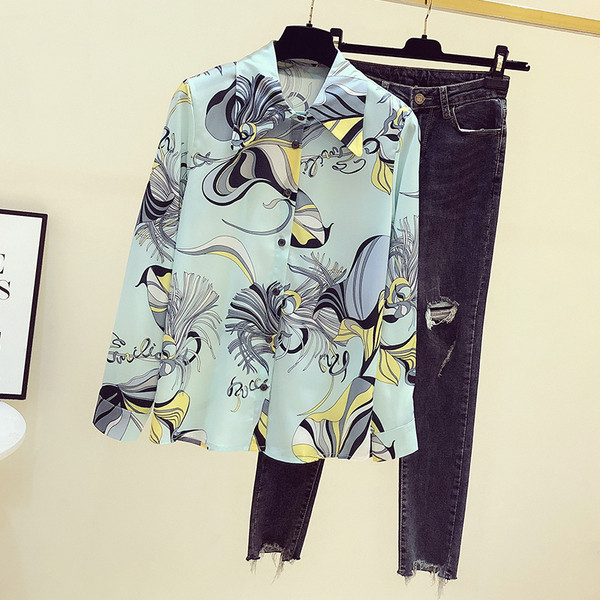 Színes ing klasszikus gallérral és hosszú ujjal