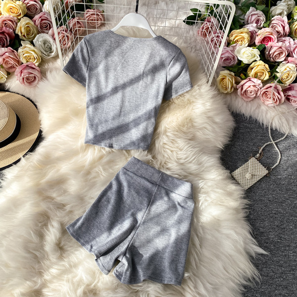 Set de dama de zi cu zi model simplu de pantaloni scurti si bluza