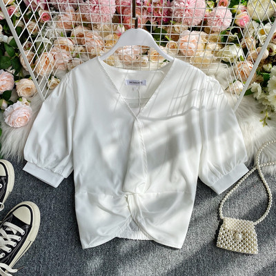 Καθημερινό γυναικείο κοντό πουκάμισο κλασικό μοντέλο με ντεκολτέ