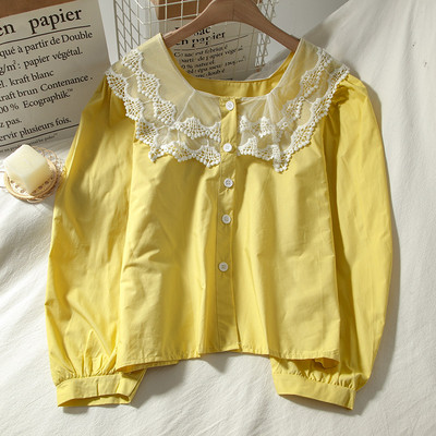 Jauna modeļa sieviešu krekls ar mežģīnēm un platām piedurknēm