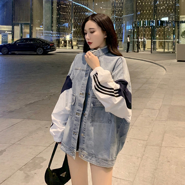 Geaca sport dama din denim model larg cu nasturi