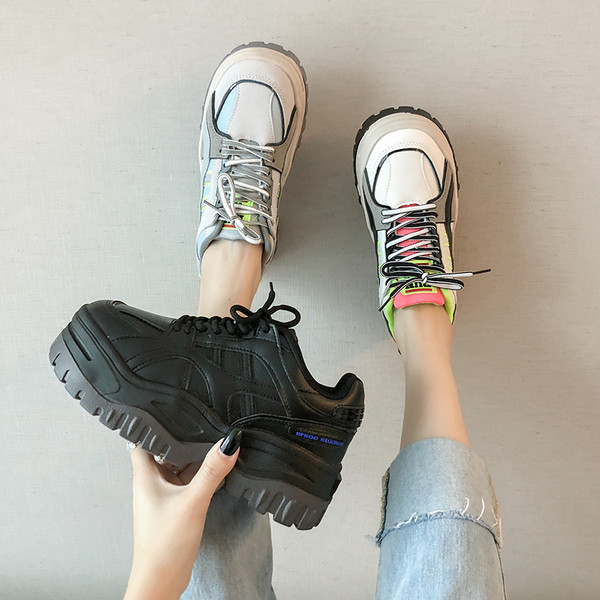 Φθινόπωρο-χειμωνιάτικα αθλητικά γυναικεία πάνινα παπούτσια με ψηλή σόλα και κορδόνια