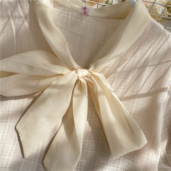 Női alkalmi ing sima modell gallérral, szalaggal