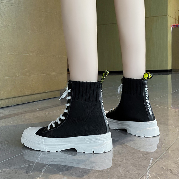 Casual γυναικεία αθλητικά παπούτσια με επιγραφή και κορδόνια