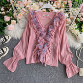 Lillemustri ja konnaga naiste aktuaalne särk