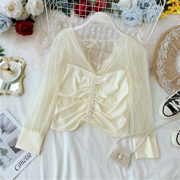 Stilīgs sieviešu krekls ar špica kakla izgriezumu un tilla piedurknēm