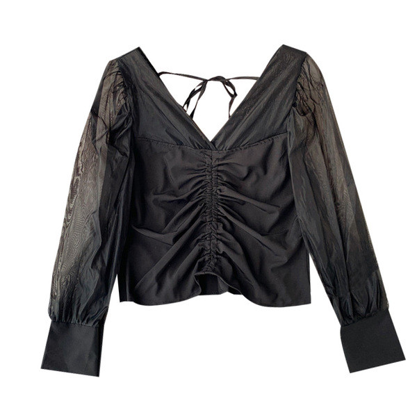 Stilīgs sieviešu krekls ar špica kakla izgriezumu un tilla piedurknēm