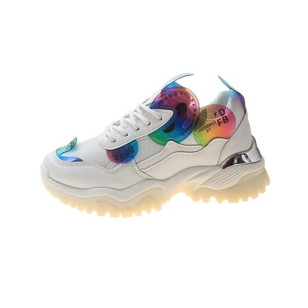 Modern női tornacipő durva talppal, színes elemekkel