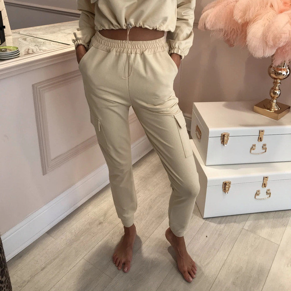 Kolmes värvitoonis elastse vöökohaga igapäevane naiste komplekt