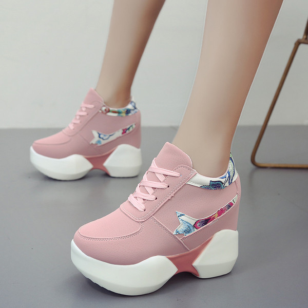 Γυναικεία casual αθλητικά  παπούτσια με ψηλή σόλα και κορδόνια