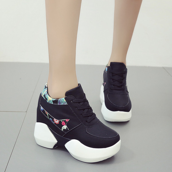 Γυναικεία casual αθλητικά  παπούτσια με ψηλή σόλα και κορδόνια