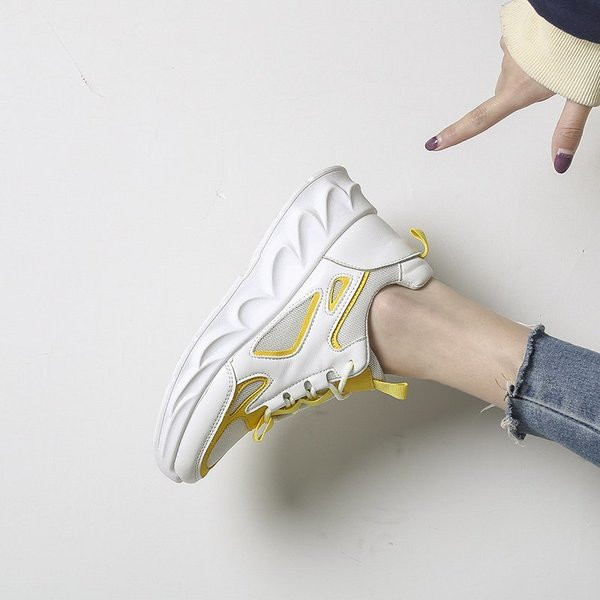 Model nou de adidasi dama cu talpa inalta si sireturi