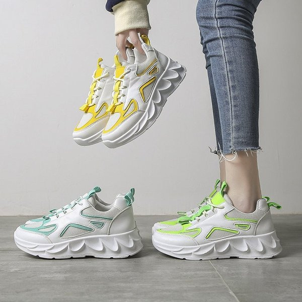 Model nou de adidasi dama cu talpa inalta si sireturi