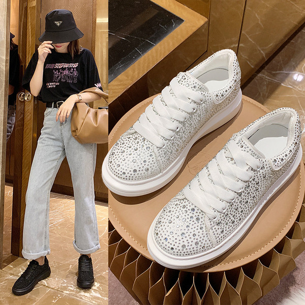 Μοντέρνα γυναικεία αθλητικά παπούτσια με διακοσμιτικές πέτρες και επίπεδη σόλα