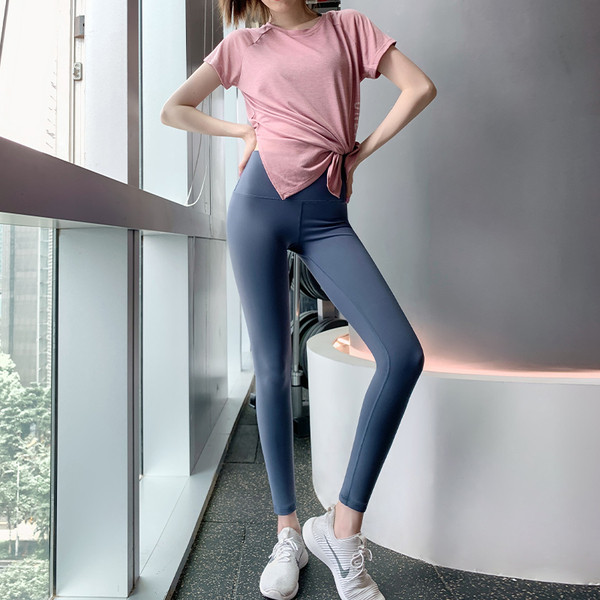 Sieviešu legingi ar uzrakstu un augstu vidukli vairākās krāsās