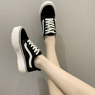 Naiste vabaaja tossud värviliste lipsudega