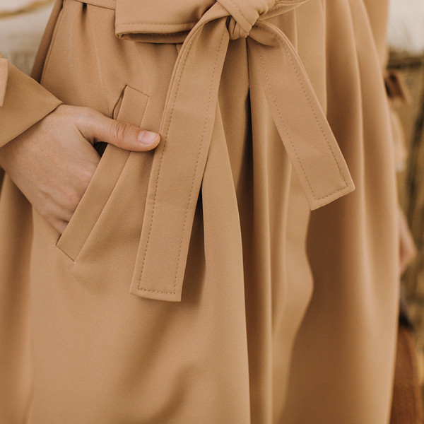 Stiilne naiste pikk mantel klassikalise kraega