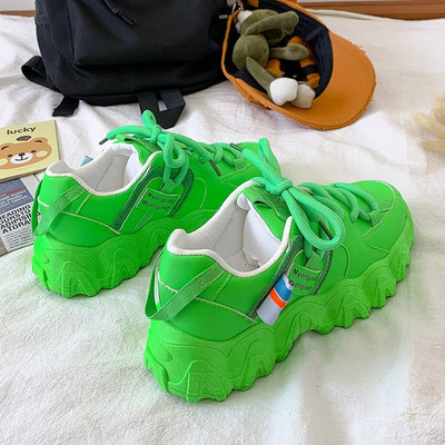 Öko bőrből készült, durva talpú női alkalmi tornacipő