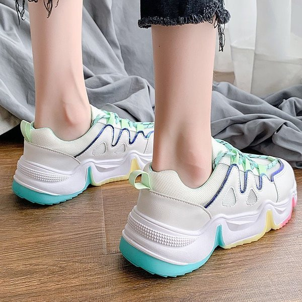 Naiste ökonahast tossud paelte ja värvilise tallaga