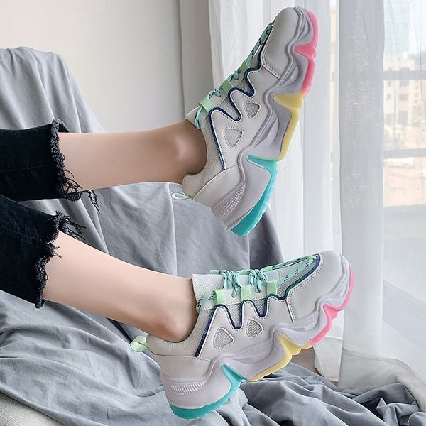 Naiste ökonahast tossud paelte ja värvilise tallaga