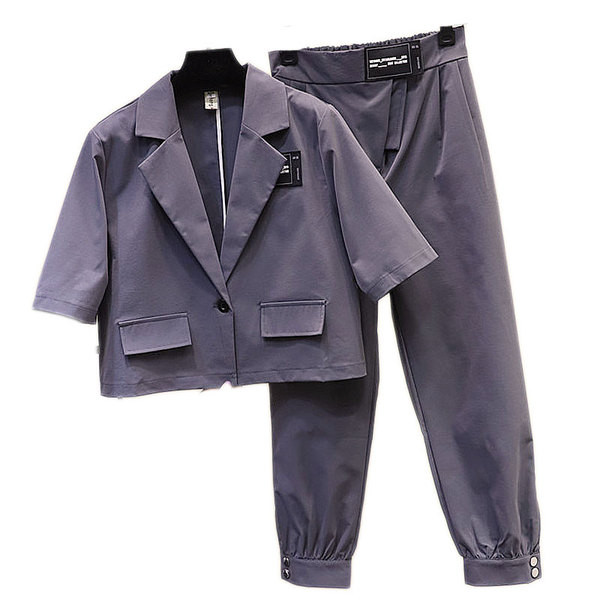 Spitsikaelusega kaheosaline naiste igapäevane komplekt