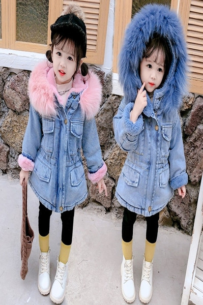 Šiuolaikinė vaikiška džinsinė striukė su pūkais ir sagomis mergaitėms