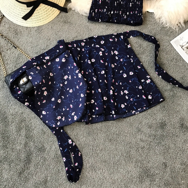 Modern női szett virágmintás szoknyával és felsővel