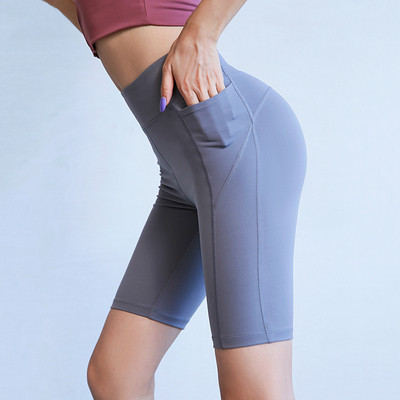 Κοντό γυναικείο κολάν με ψηλή μέση και τσέπες