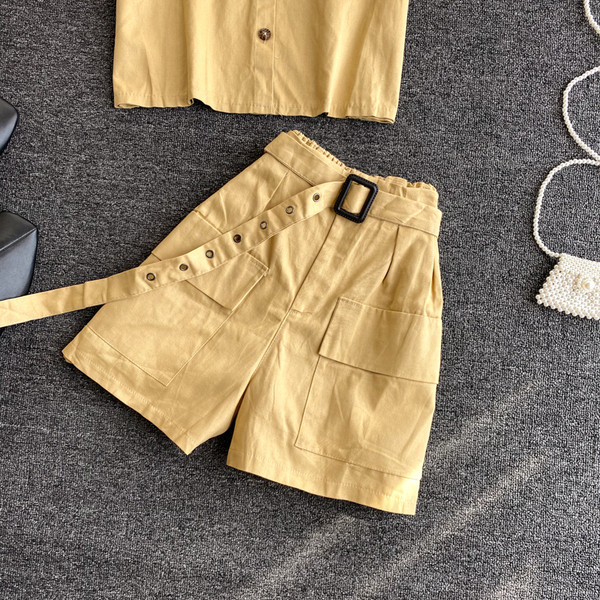 Alkalmi női blúz és nadrág szett magas derékkal és övvel