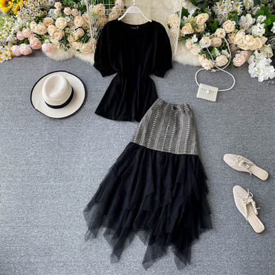 Moodne naiste tülliga pluusi ja seeliku komplekt